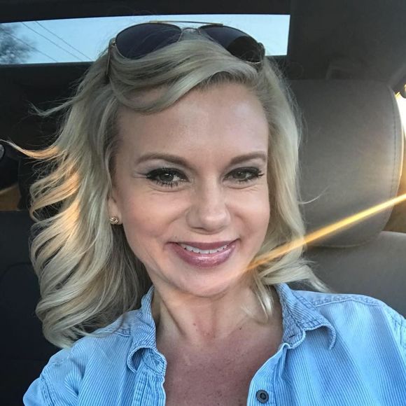 Meet your Posher, Niki - Picture 1 of 1